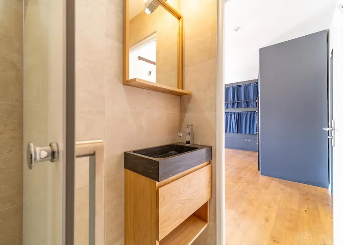 Fraternity-hotel Paris