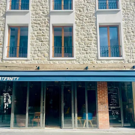 Fraternity-hotel