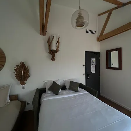 Fraternity-hotel ホステル *