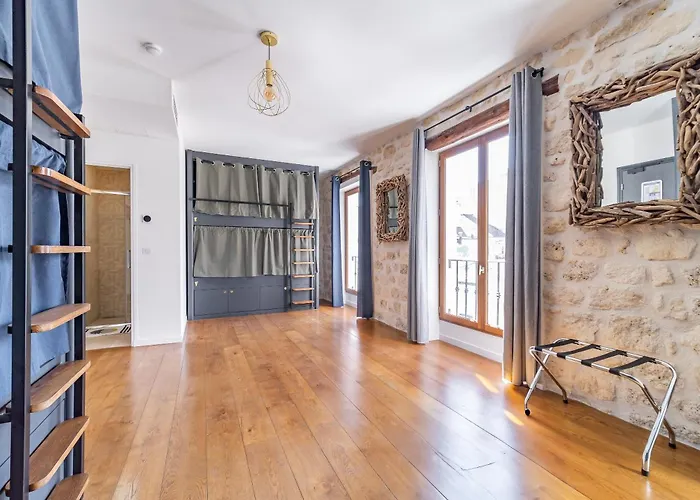 Fraternity-hotel Hostel *