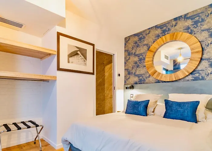 Fraternity-hotel * Paris
